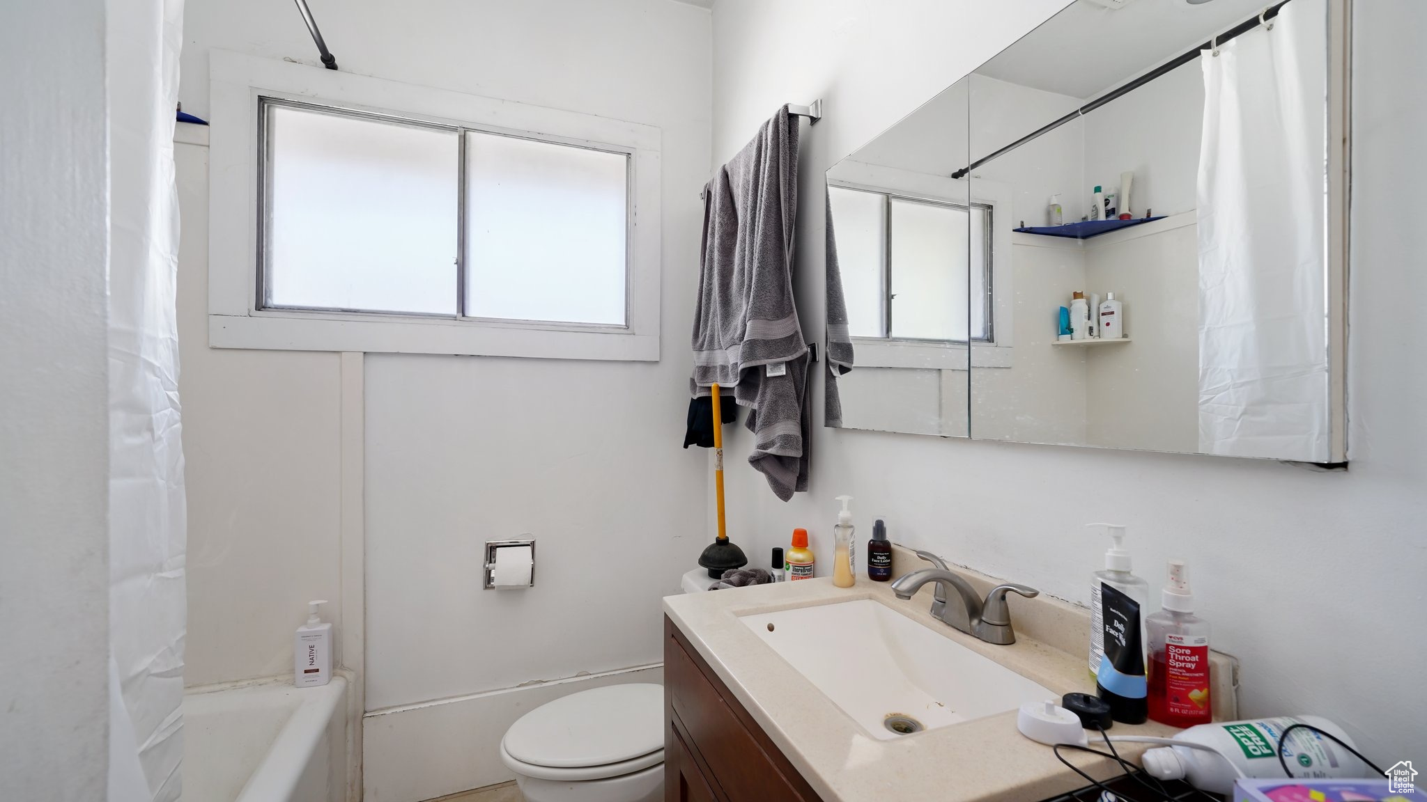 Provo, Utah 84606, United States, 6 Bedrooms Bedrooms, ,3 BathroomsBathrooms,Residential,Pending,116282