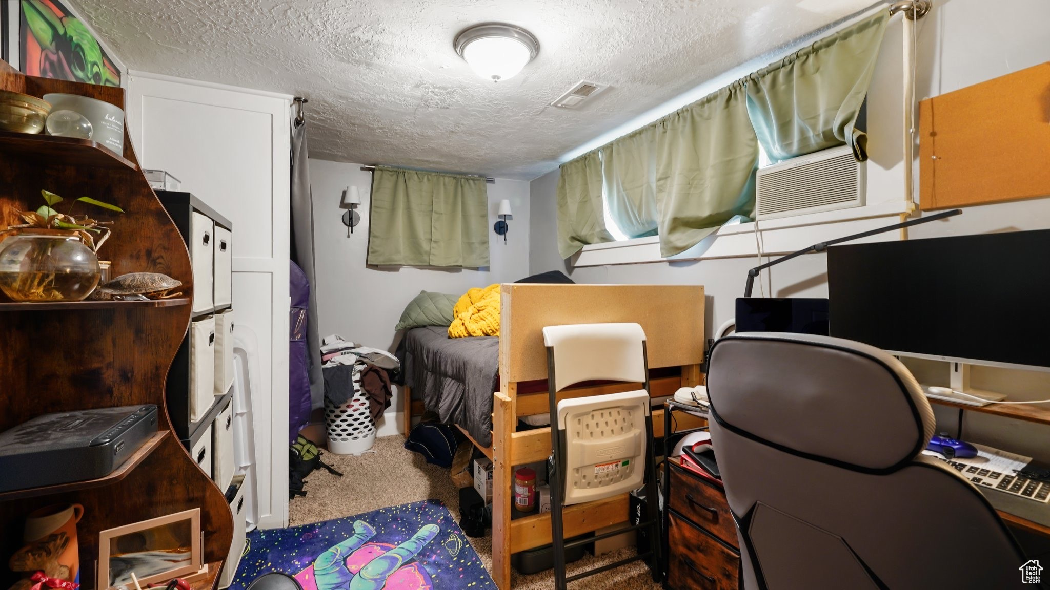 Provo, Utah 84606, United States, 6 Bedrooms Bedrooms, ,3 BathroomsBathrooms,Residential,Pending,116282