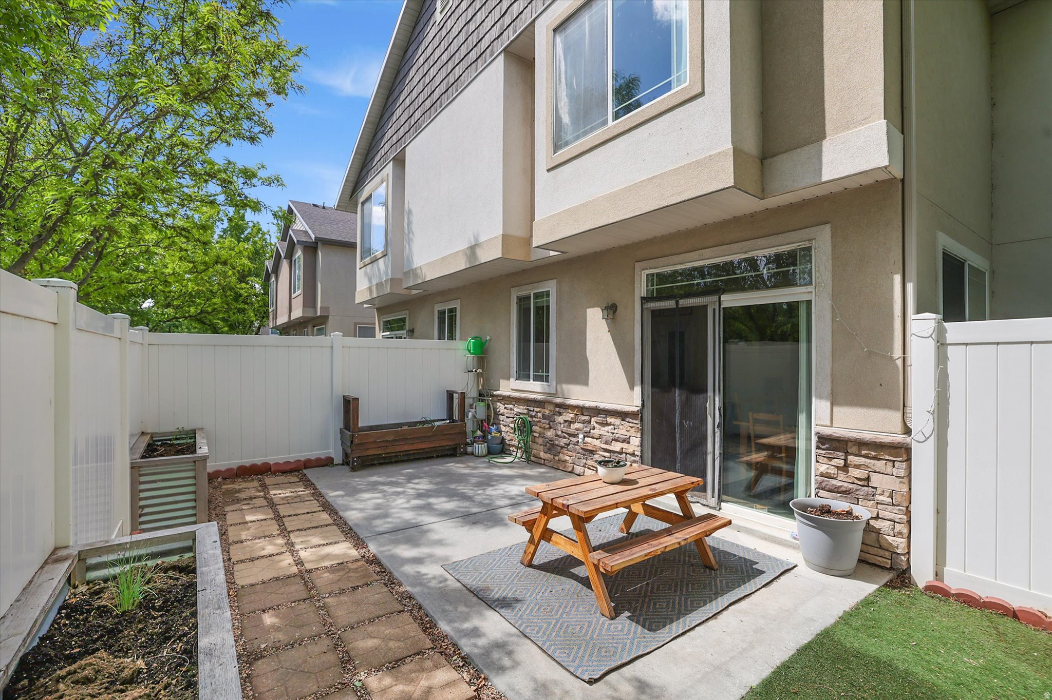 FOXBORO COVENTRY - Residential