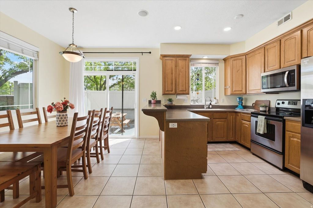Photo of 419 N KENT DR W, North Salt Lake, UT 84054 (MLS # 2154312)