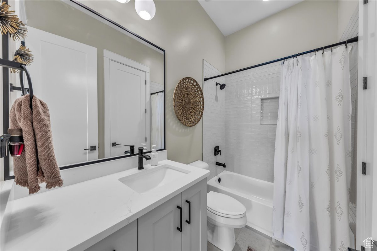ESTATES AT BURKE SPRINGS - Residential