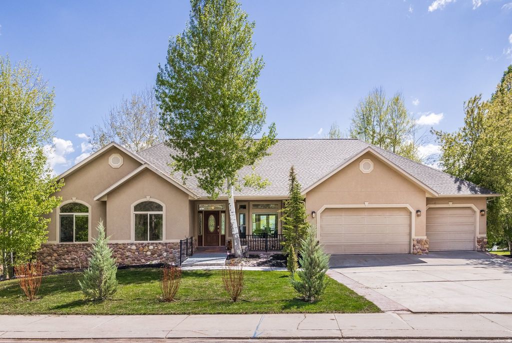 Photo of 384 N TANNER LN, Midway, UT 84049 (MLS # 2155262)