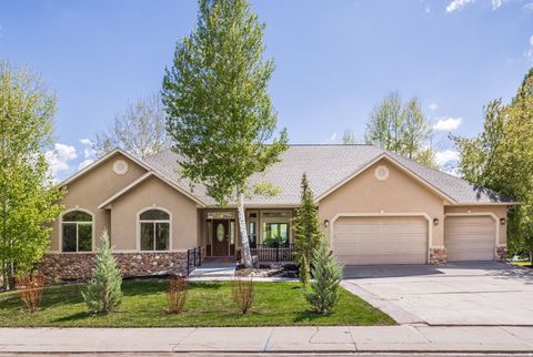 Photo of 384 N TANNER LN, Midway, UT 84049 (MLS # 2155262)