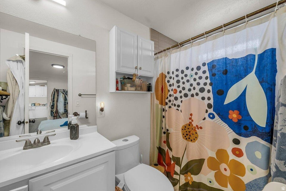 RIVER BEND EST B - Residential