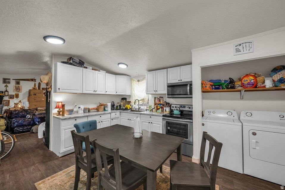 RIVER BEND EST B - Residential