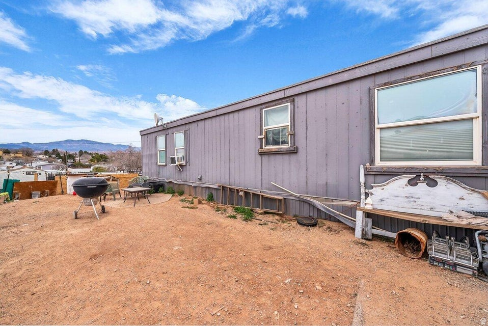 RIVER BEND EST B - Residential