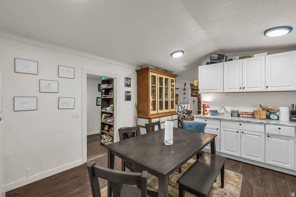 RIVER BEND EST B - Residential