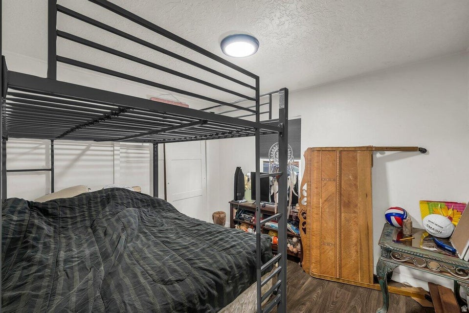 RIVER BEND EST B - Residential