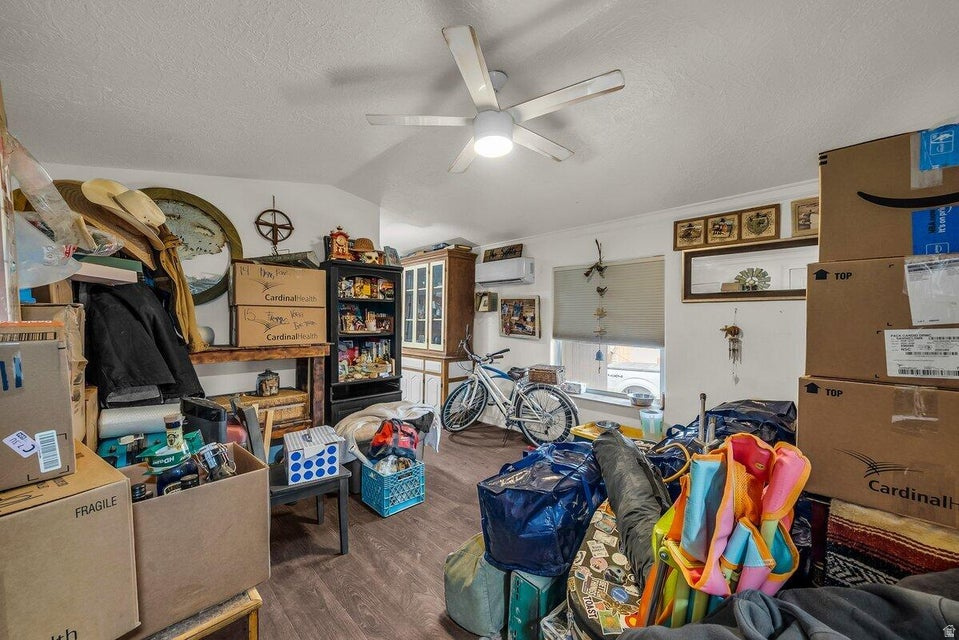 RIVER BEND EST B - Residential