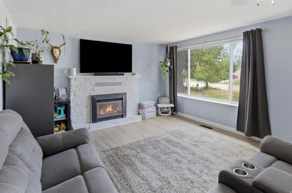 Photo of 413 E 100 N, Grace, ID 83241 (MLS # 2169068)