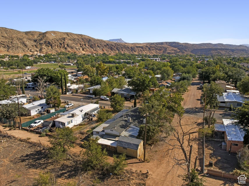 ORAL D & MINNIE E STOWELL - Residential