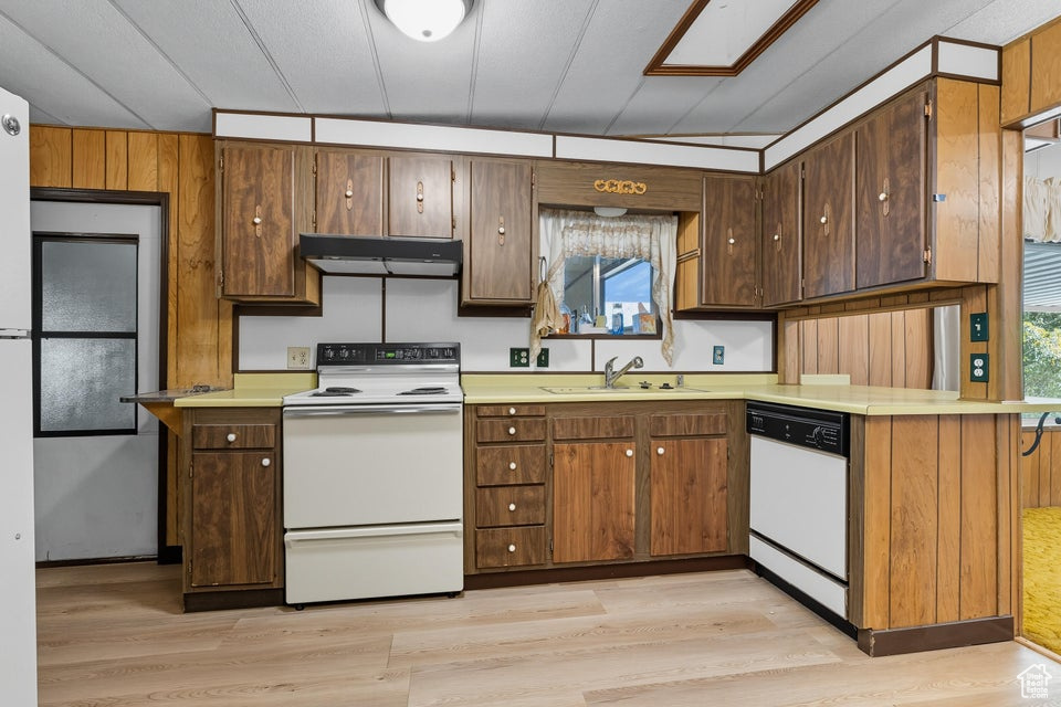 ORAL D & MINNIE E STOWELL - Residential