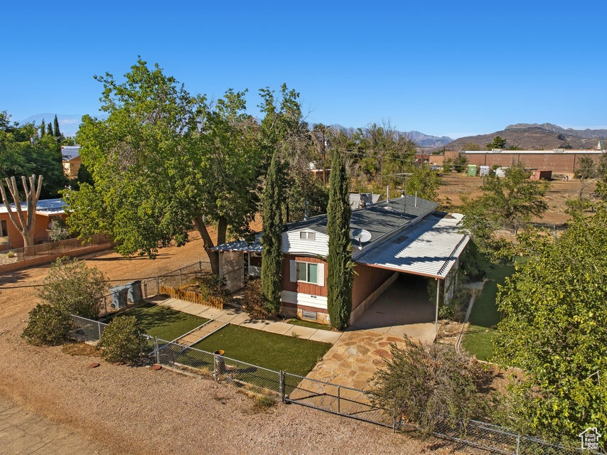 ORAL D & MINNIE E STOWELL - Residential