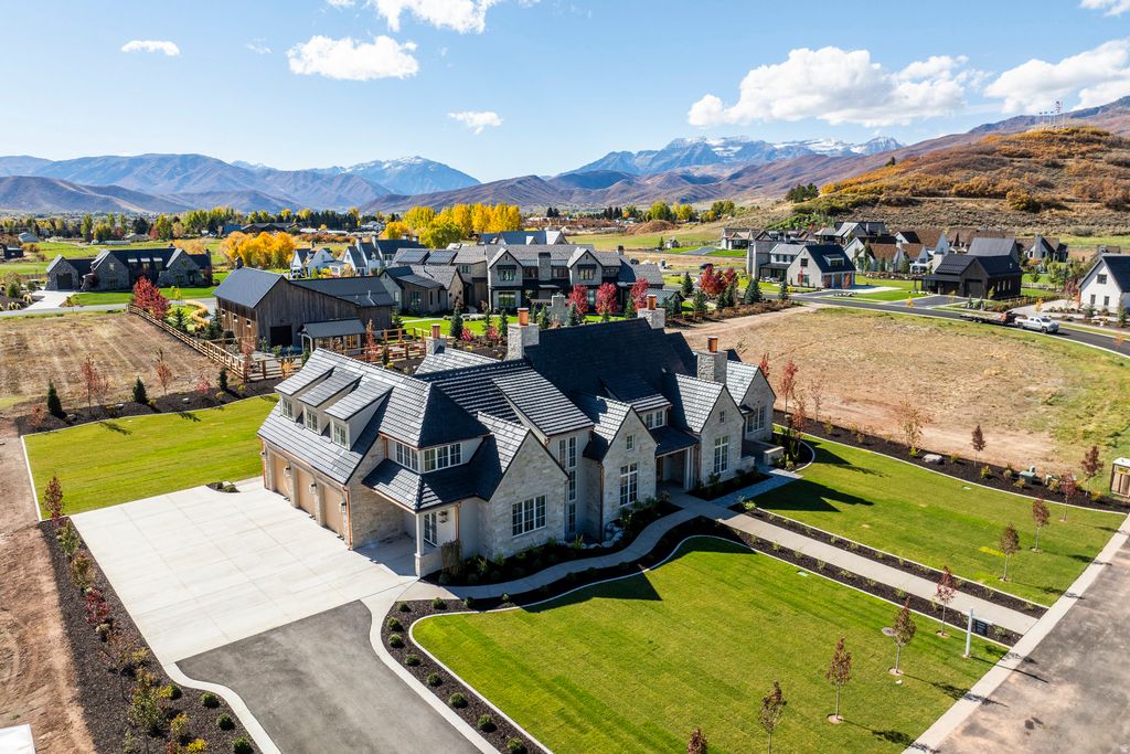 Photo of 802 E STONE BARN LN, Midway, UT 84049 (MLS # 2135603)
