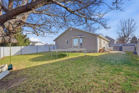 Tiny photo for 2611 W 1675 N #17, Clinton, UT 84015 (MLS # 2135917)