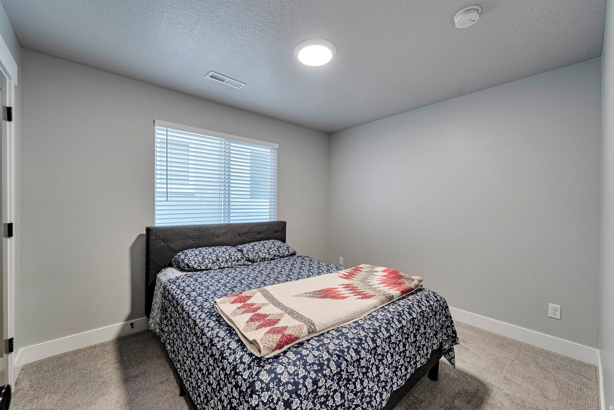 MOUNTAIN RIDGE - Residential