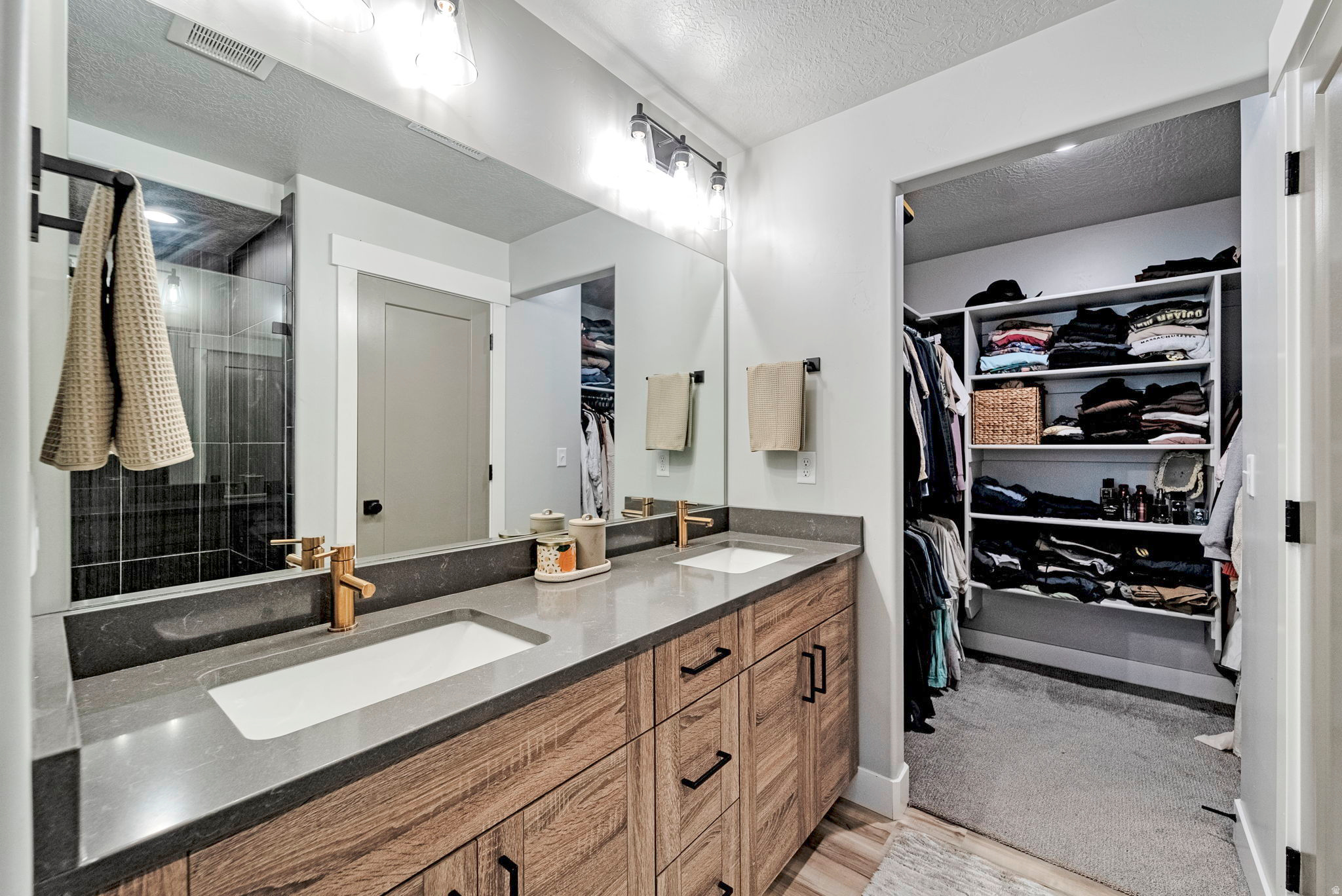 MOUNTAIN RIDGE - Residential