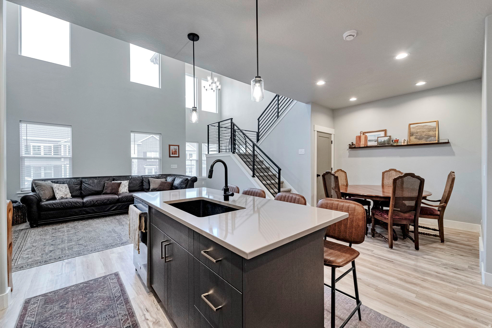 MOUNTAIN RIDGE - Residential