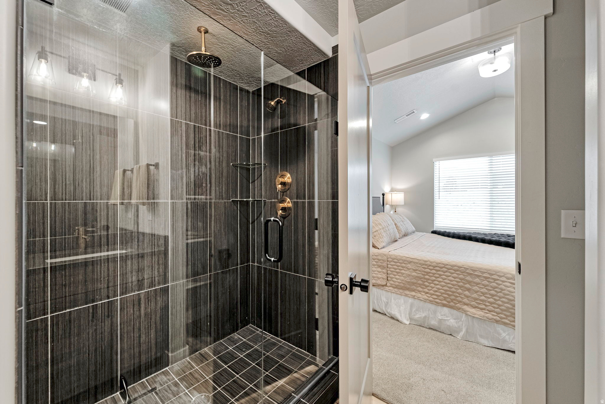 MOUNTAIN RIDGE - Residential