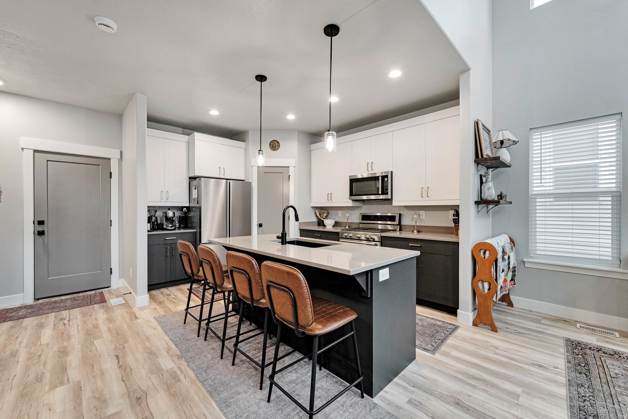 MOUNTAIN RIDGE - Residential