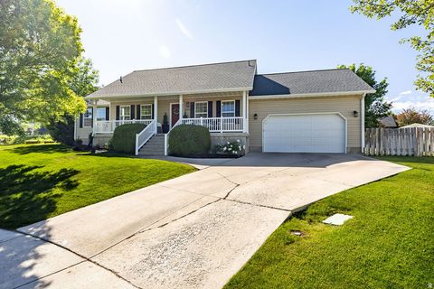 Tiny photo for 406 MEADOW LN, Providence, UT 84332 (MLS # 2162997)