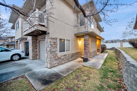 Photo of 12784 S TIMBER RUN DR, Riverton, UT 84096 (MLS # 2141511)
