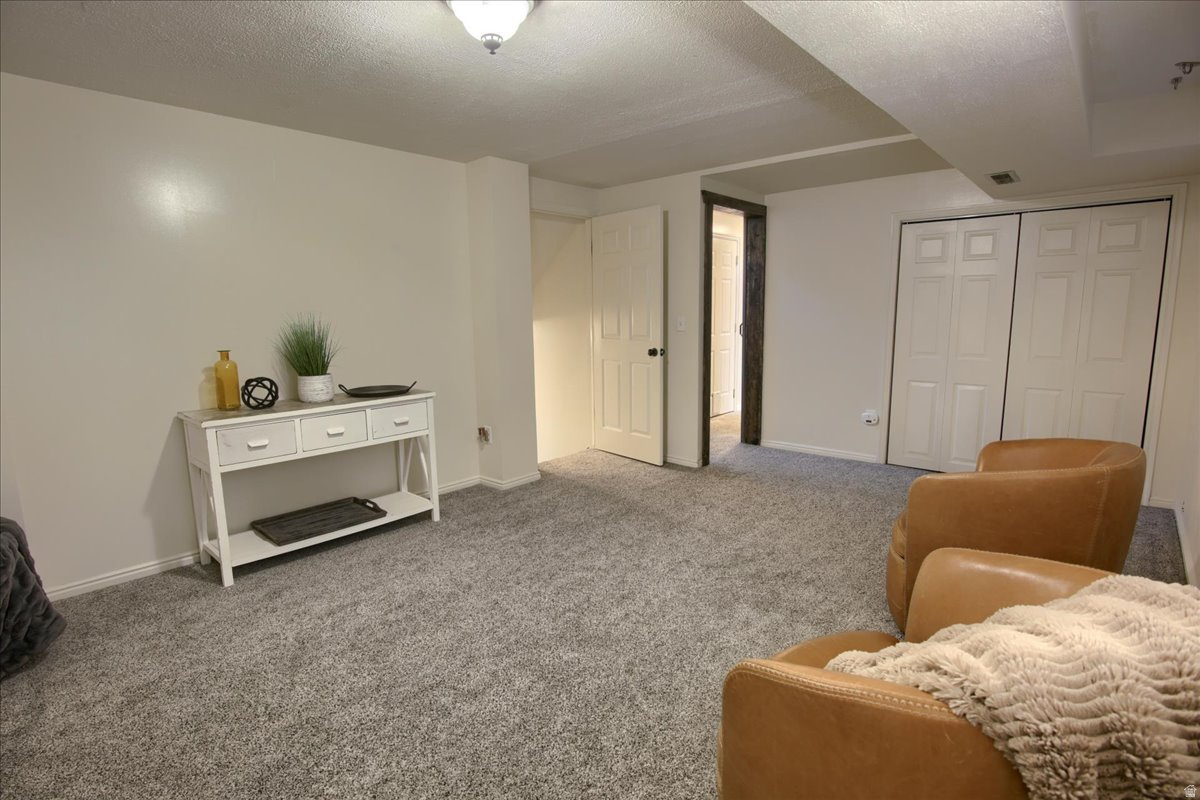 OAK WOOD HILLS - Residential