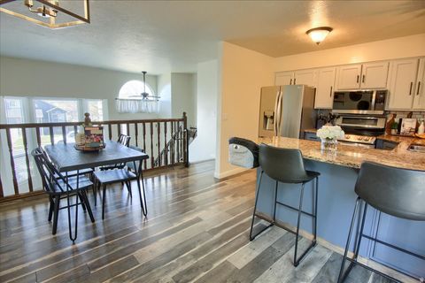 Tiny photo for 5014 S 1100 E, South Ogden, UT 84403 (MLS # 2131781)