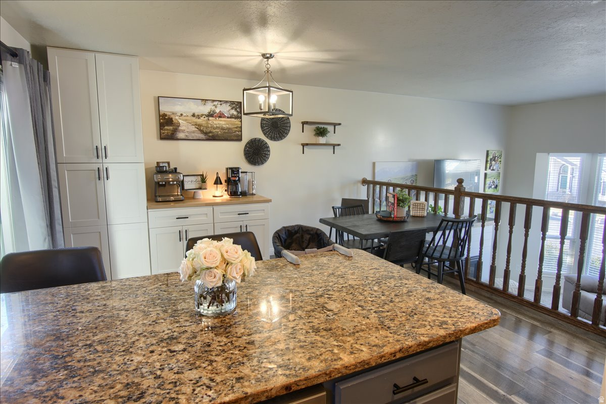 OAK WOOD HILLS - Residential