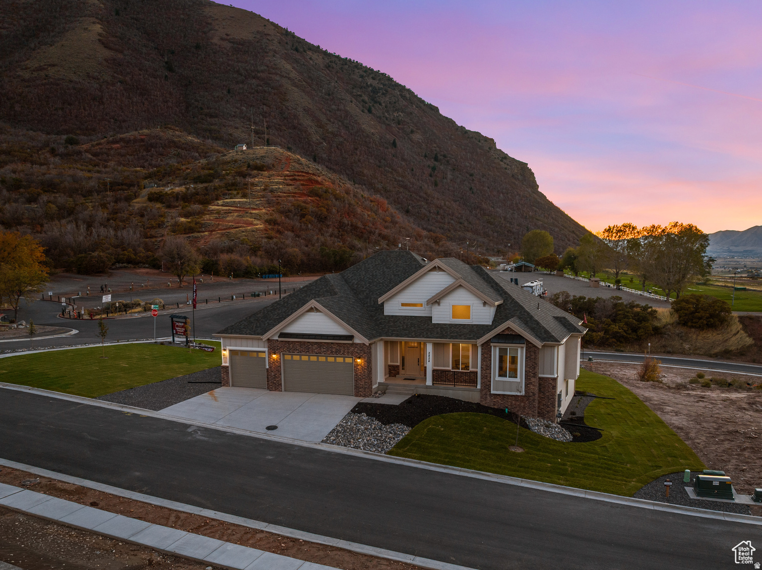 OAKRIDGE COVE - Residential