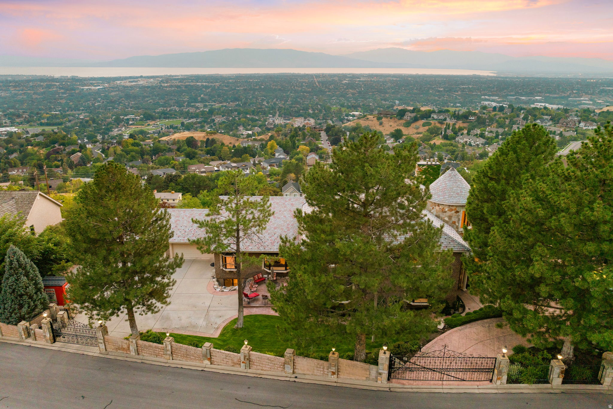 SHERWOOD HILLS - Residential