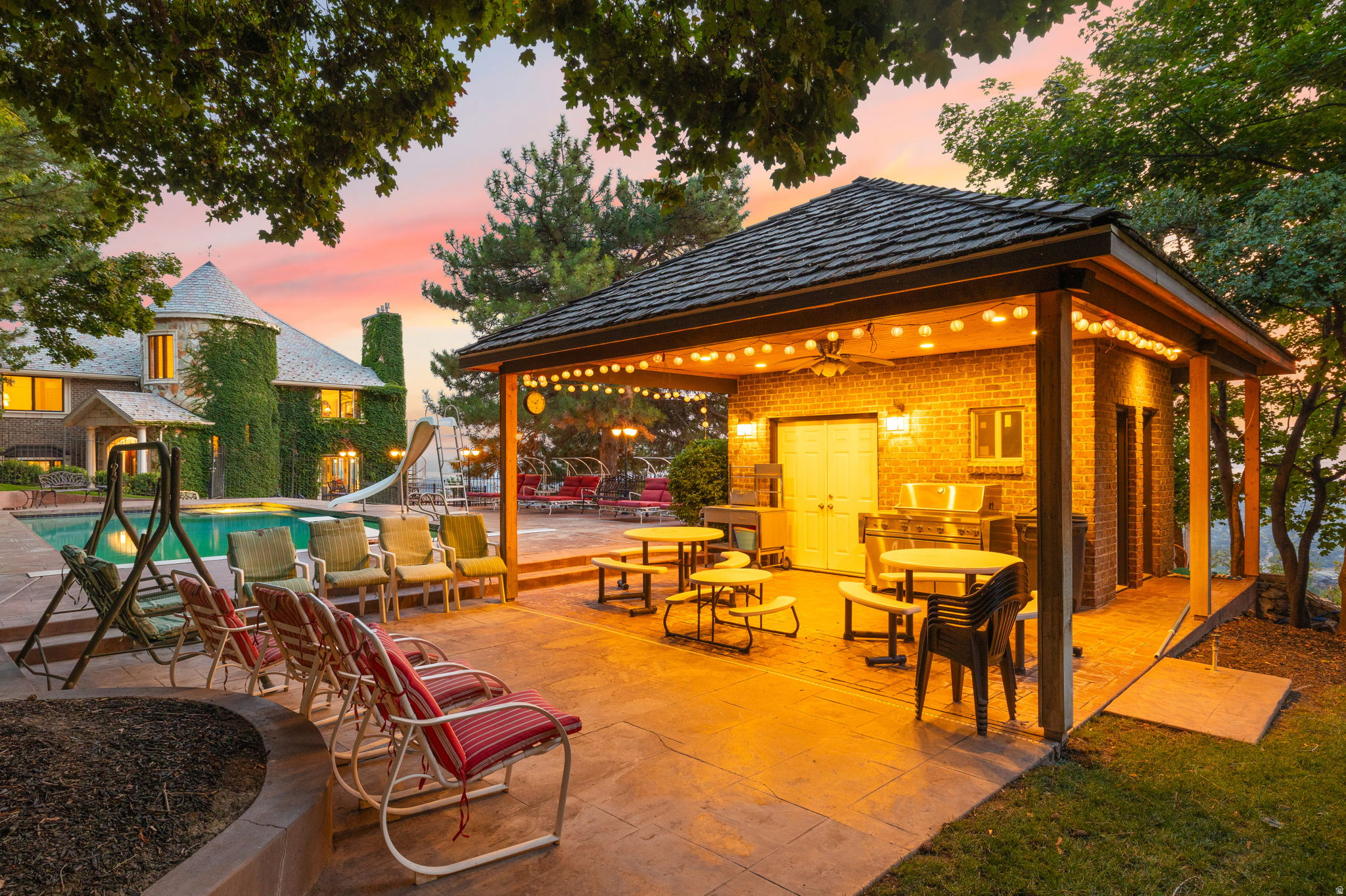 SHERWOOD HILLS - Residential