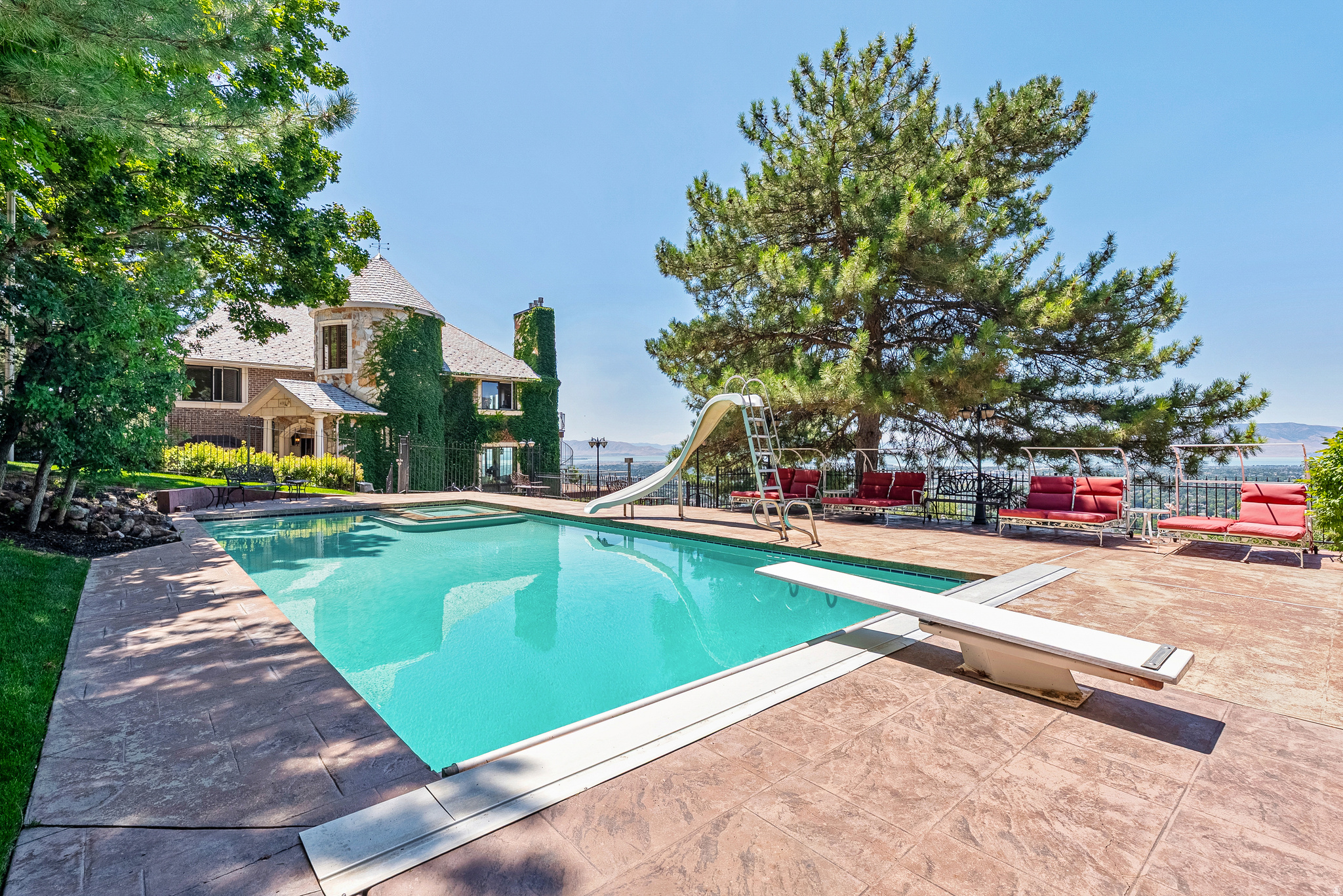 SHERWOOD HILLS - Residential