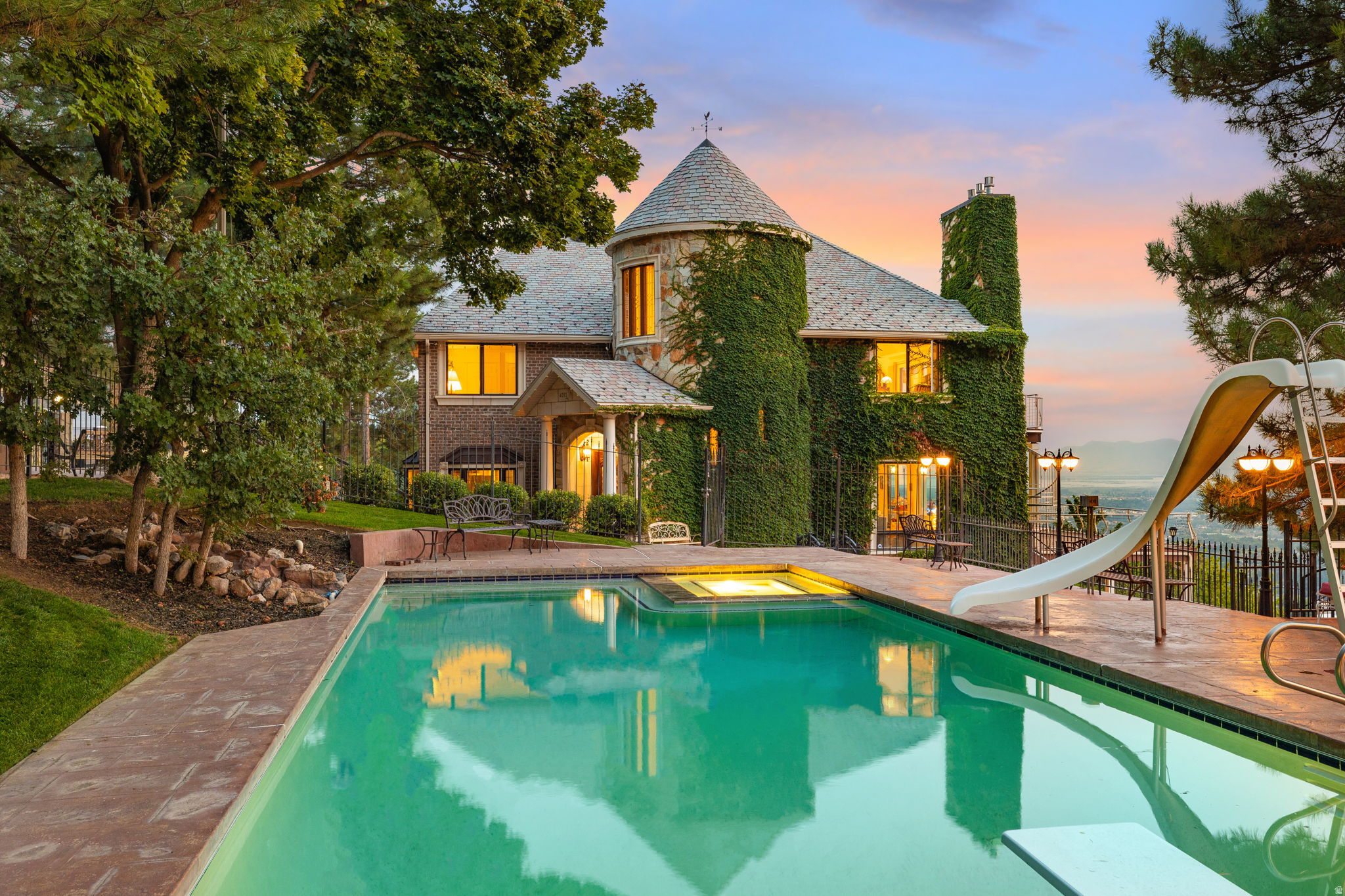 SHERWOOD HILLS - Residential
