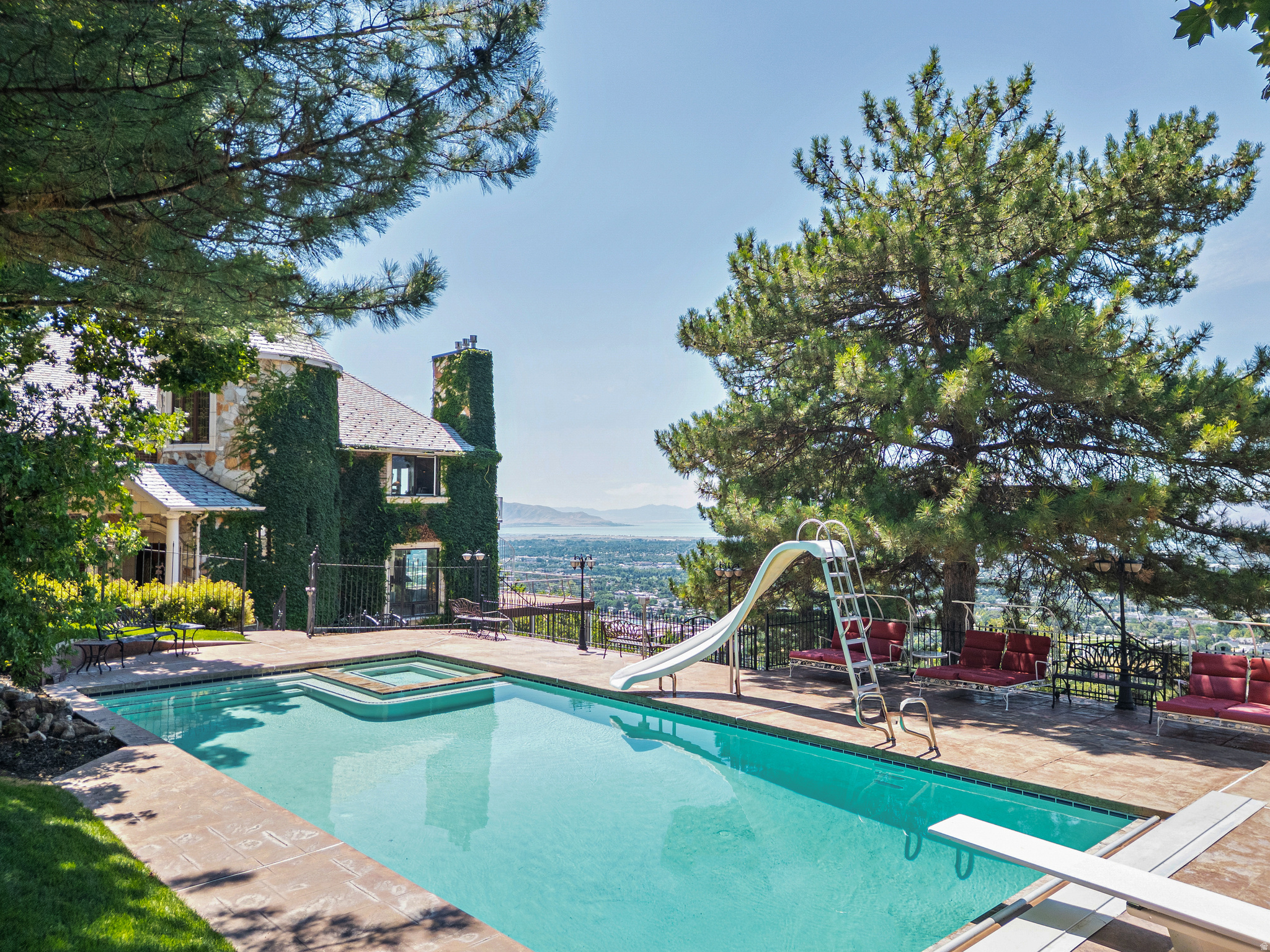 SHERWOOD HILLS - Residential