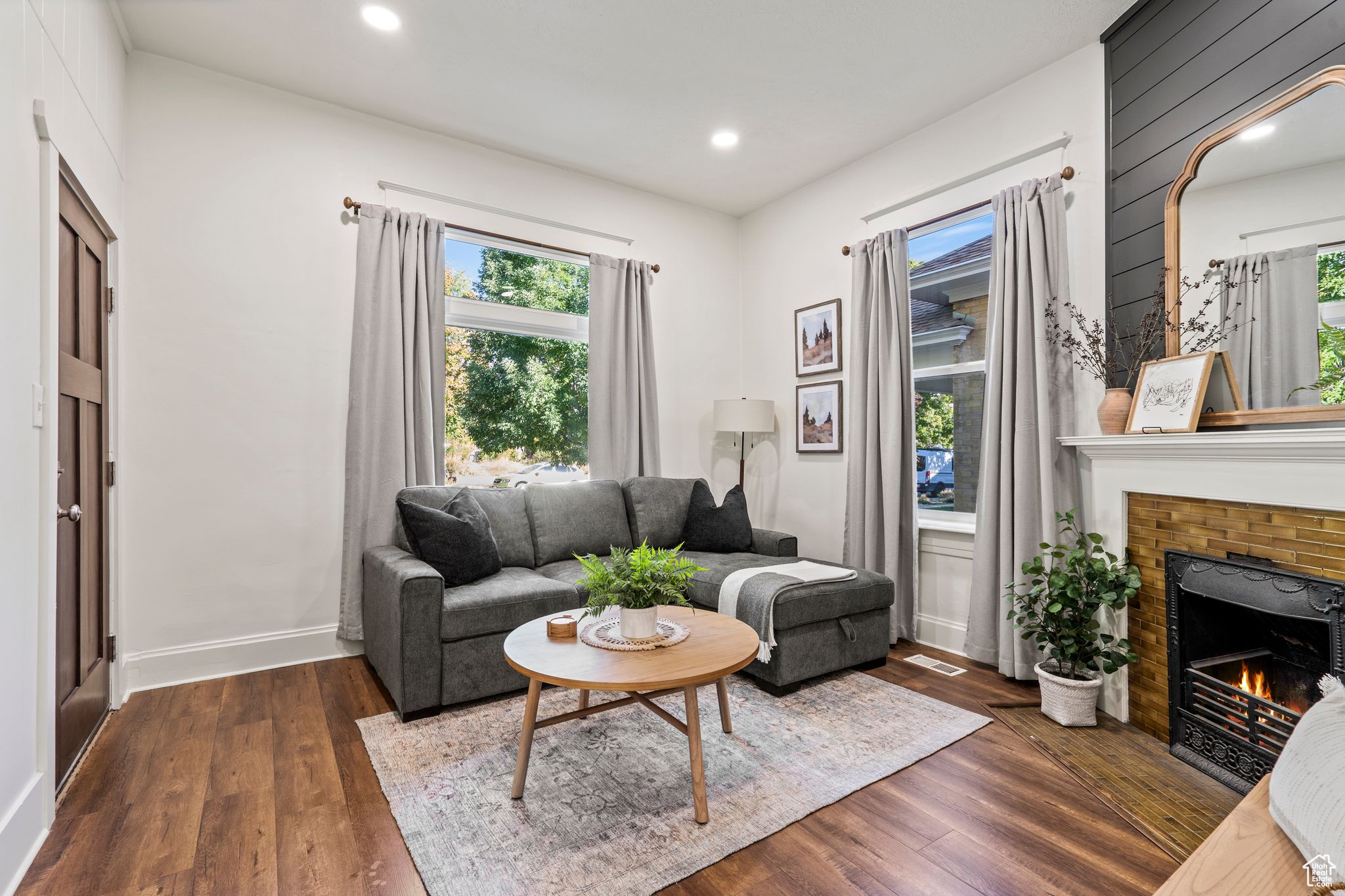STEELES SUB - Residential Lease