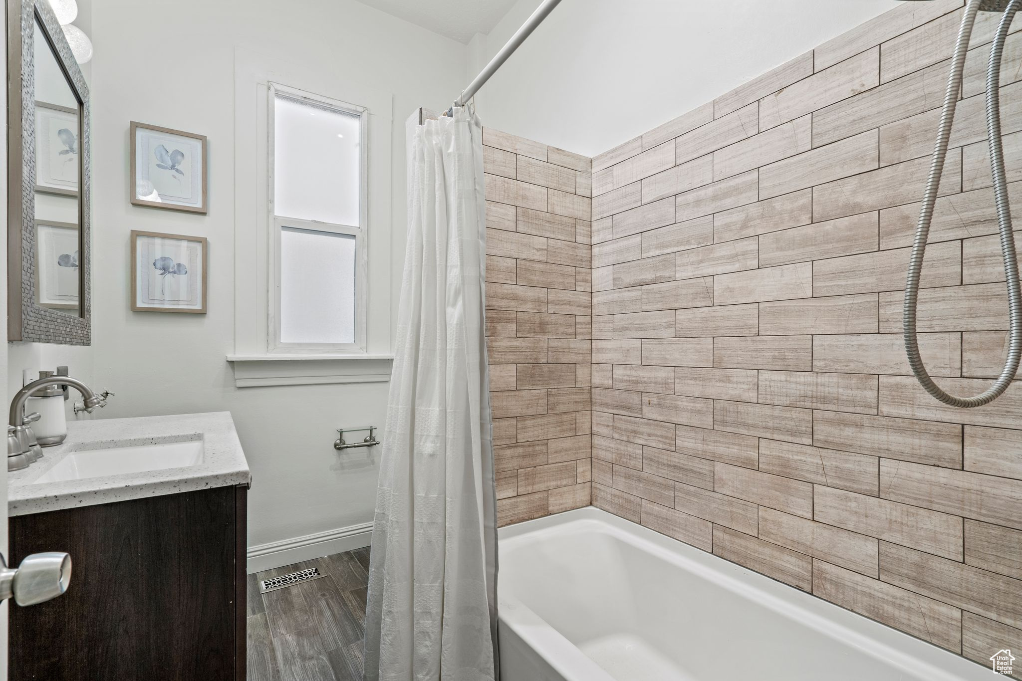 STEELES SUB - Residential Lease