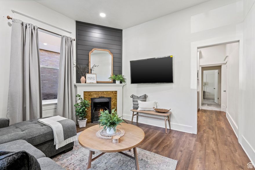 Fully Updated Furnished 1BD/1BA Duplex - Near University of Utah This fully updated and fully furnished duplex offers comfortable and stylish living just five minutes walking distance from the University of Utah. Located in a quiet, walkable neighborhood close to downtown Salt Lake City, this home is ideal for students, faculty, traveling nurses, or professionals seeking a central location. The home features an updated kitchen with gas range, stainless steel appliances, quartz countertops, and wood flooring throughout.  Enjoy the charm and privacy of a well-maintained duplex with a private entrance, surrounded by tree-lined streets and nearby amenities including Liberty Park, 9th & 9th, Trolley Square, and public transit. No smoking. Pets considered with additional deposit and monthly pet rent. Square footage figures are provided as a courtesy estimate only