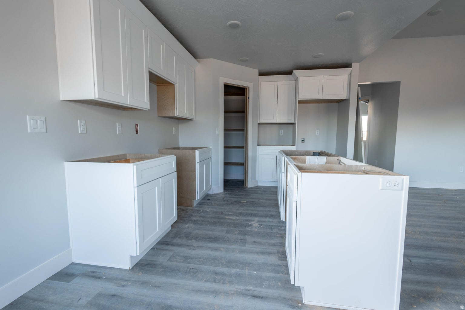 VALLEY GATE ESTATES - Residential