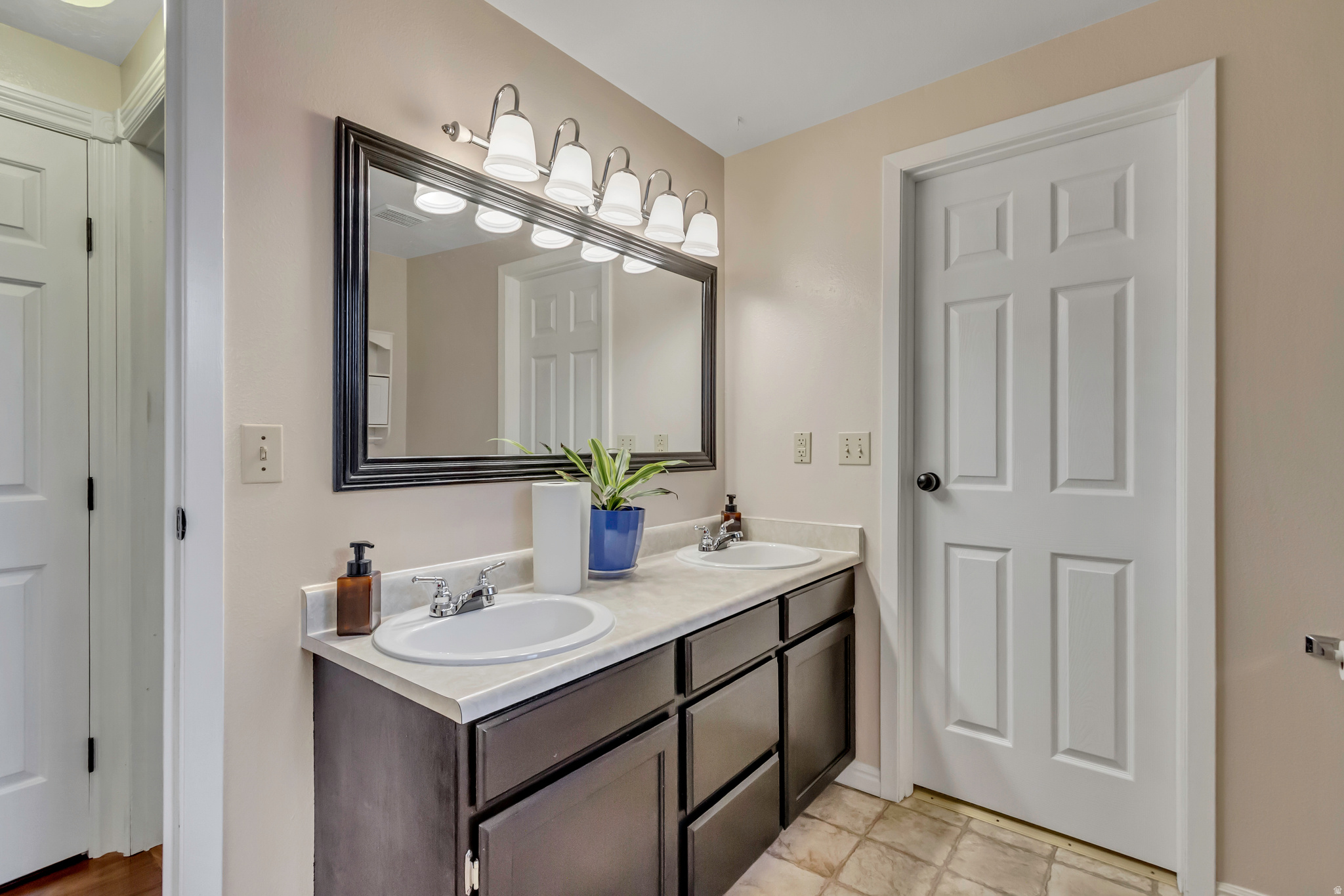 HIDDEN VALE - Residential