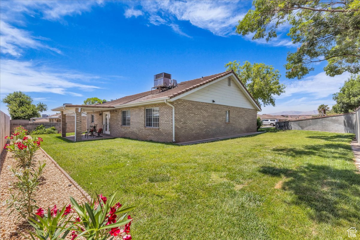 SUN COUNTRY MEADOWS TOWNHOMES - Residential