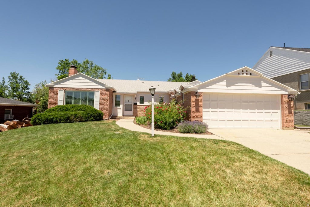 Photo of 2387 E BEACON DR, Salt Lake City, UT 84108 (MLS # 2166756)
