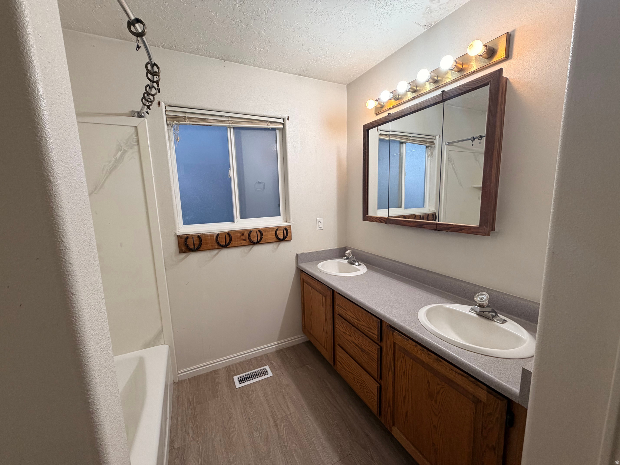 LITTLE MOUNTAIN ESTATES - Residential