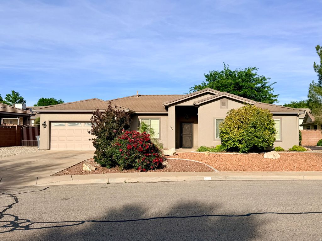 Photo of 764 N PICTURESQUE Dr W, Saint George, UT 84770 (MLS # 2155134)