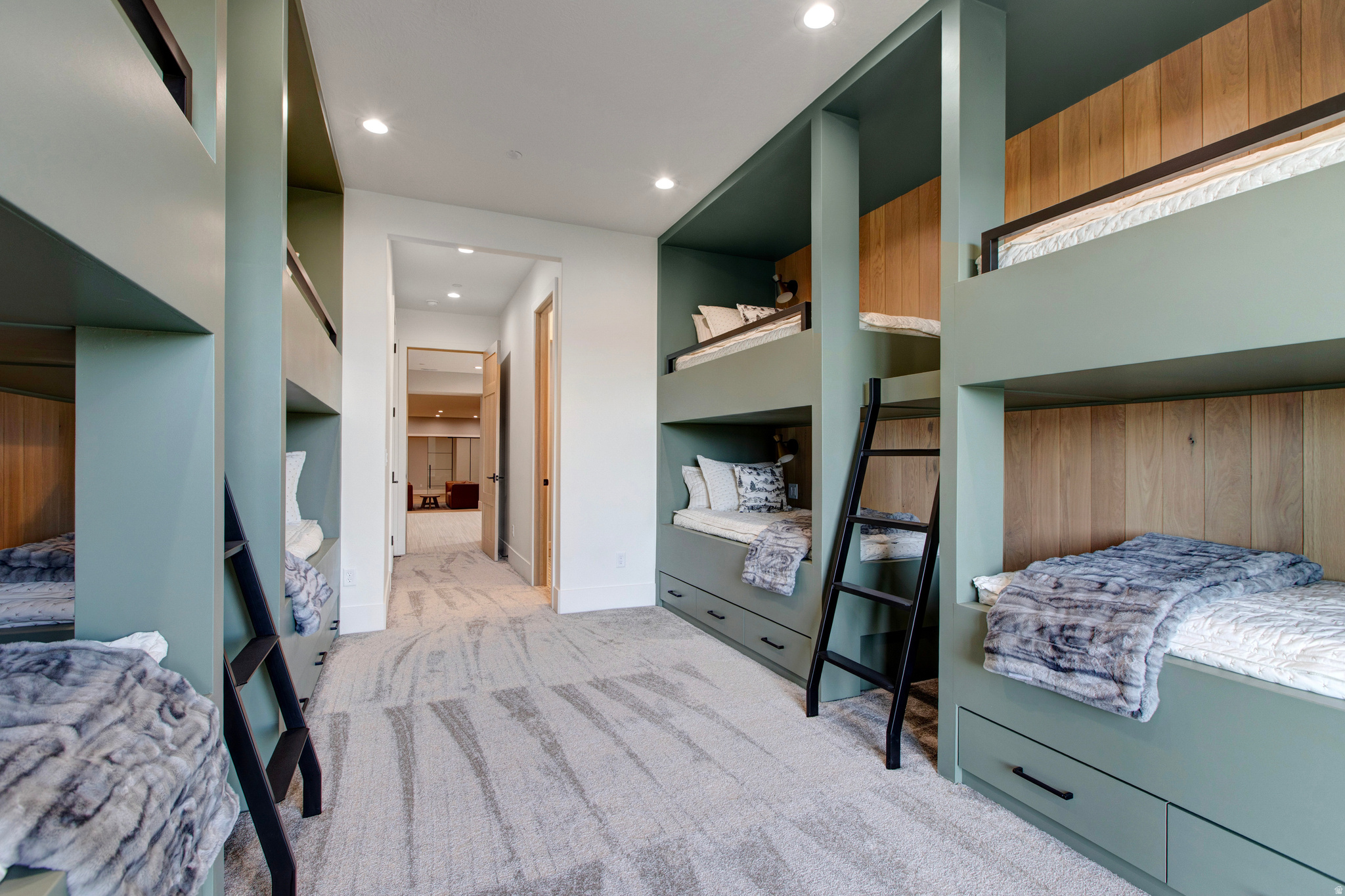 RED LEDGES - Residential