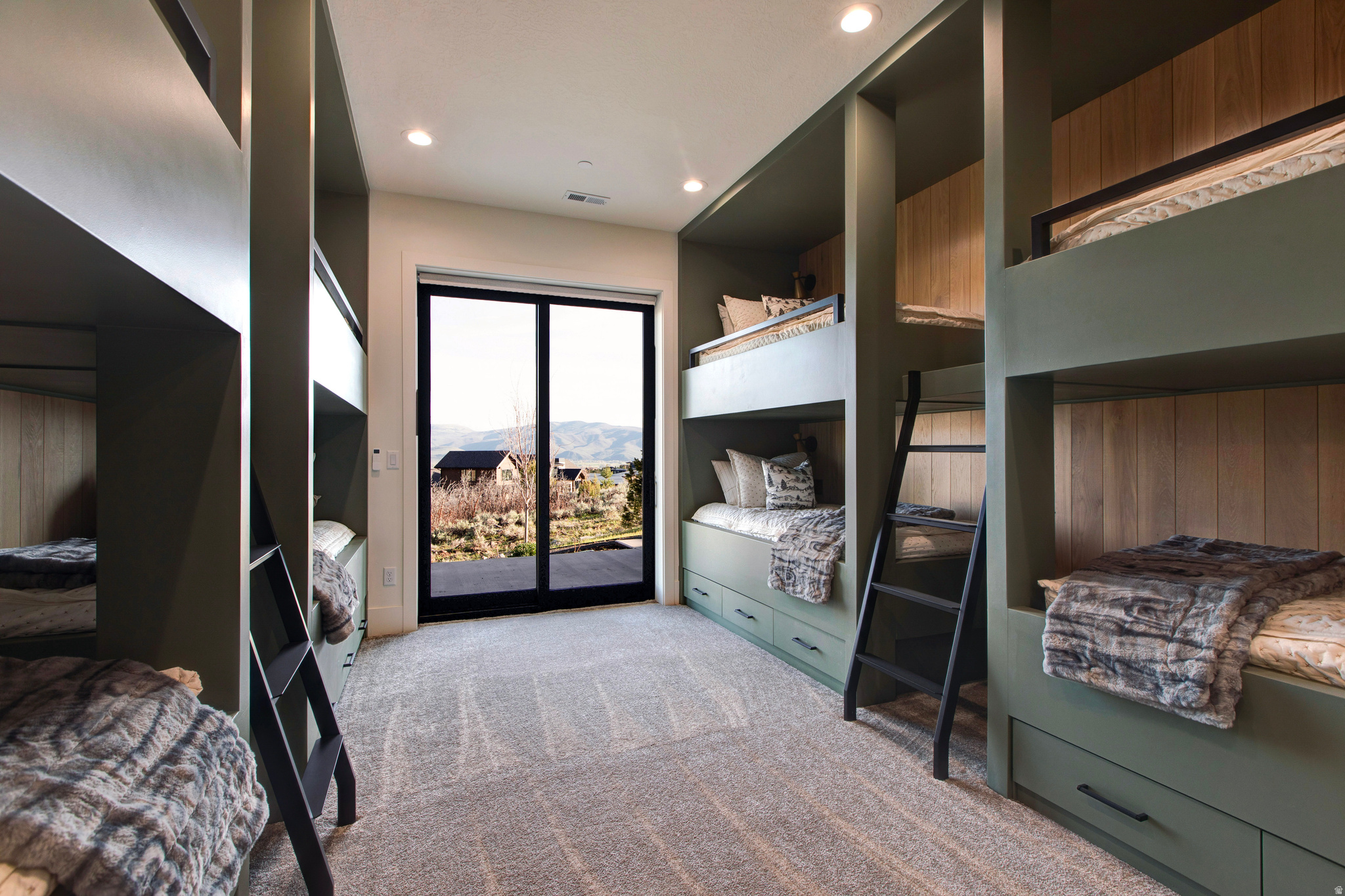 RED LEDGES - Residential