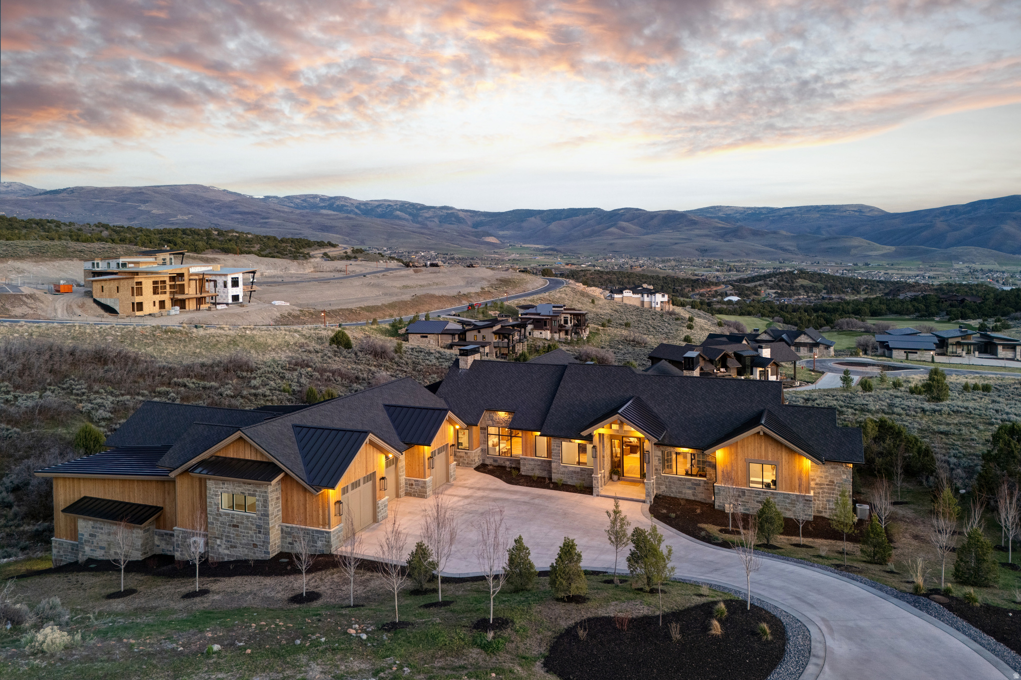 RED LEDGES - Residential