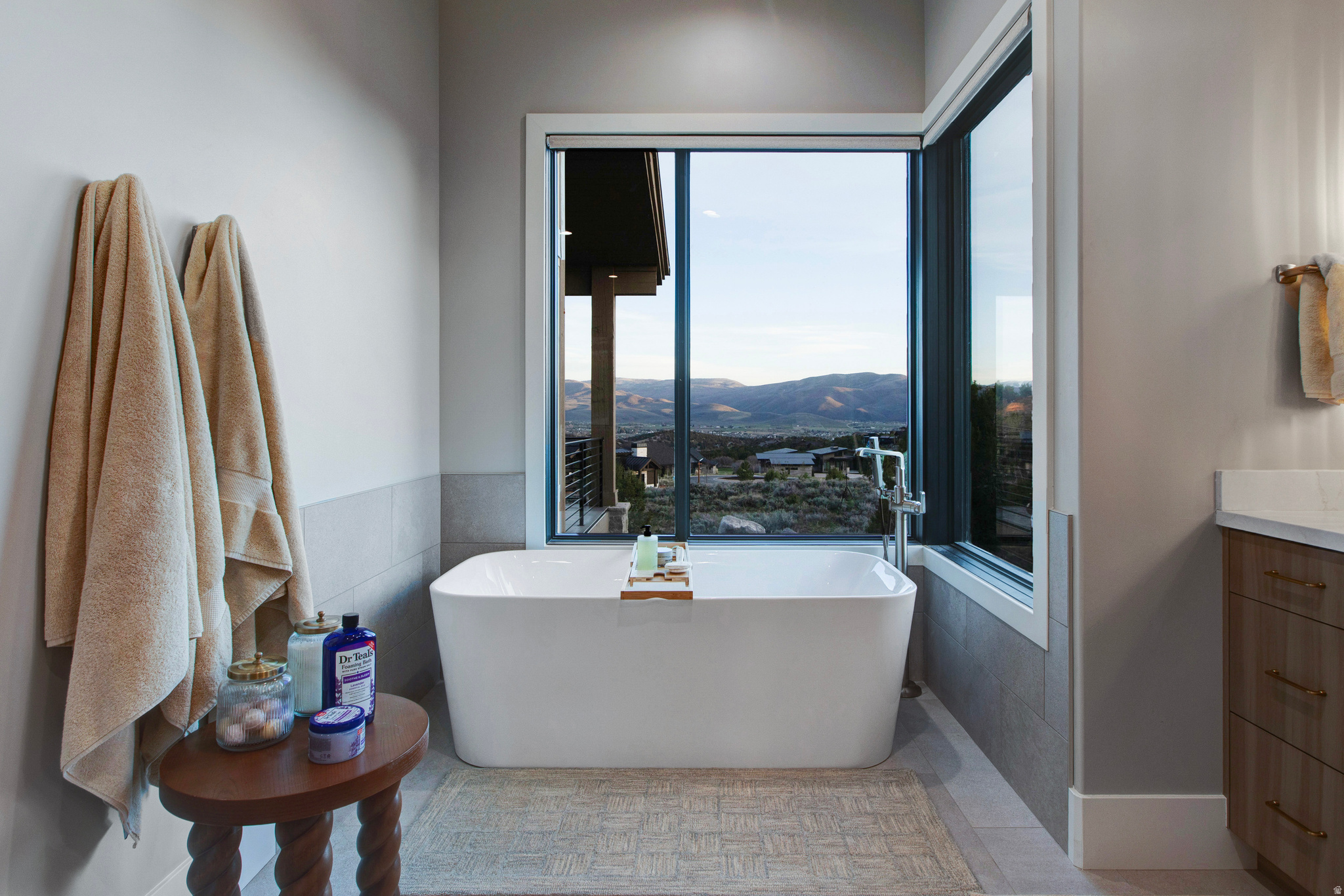 RED LEDGES - Residential