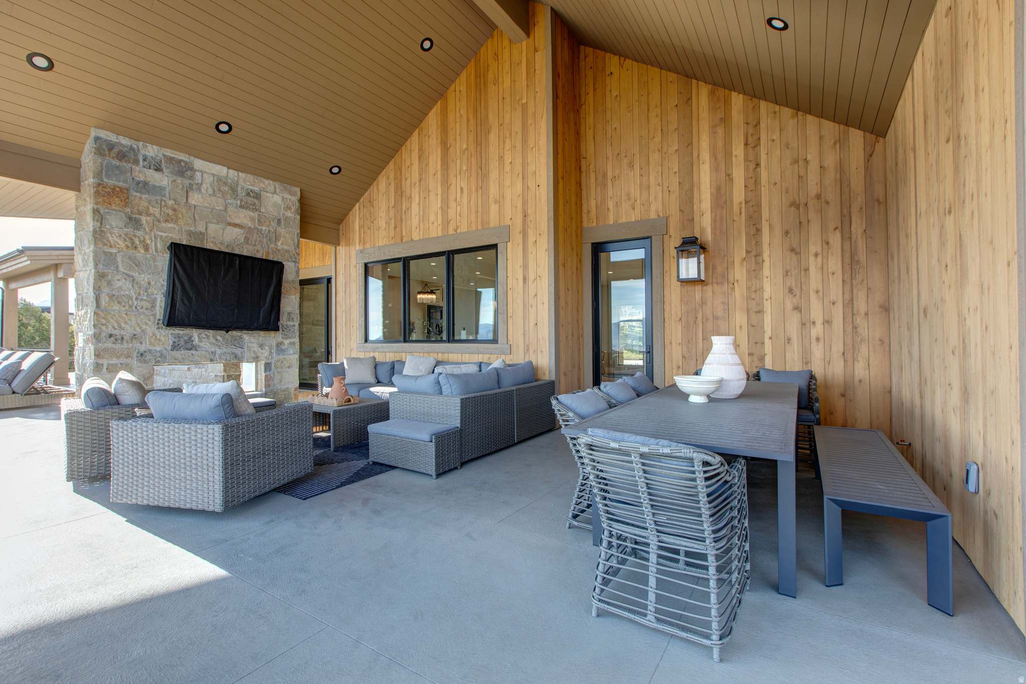 RED LEDGES - Residential