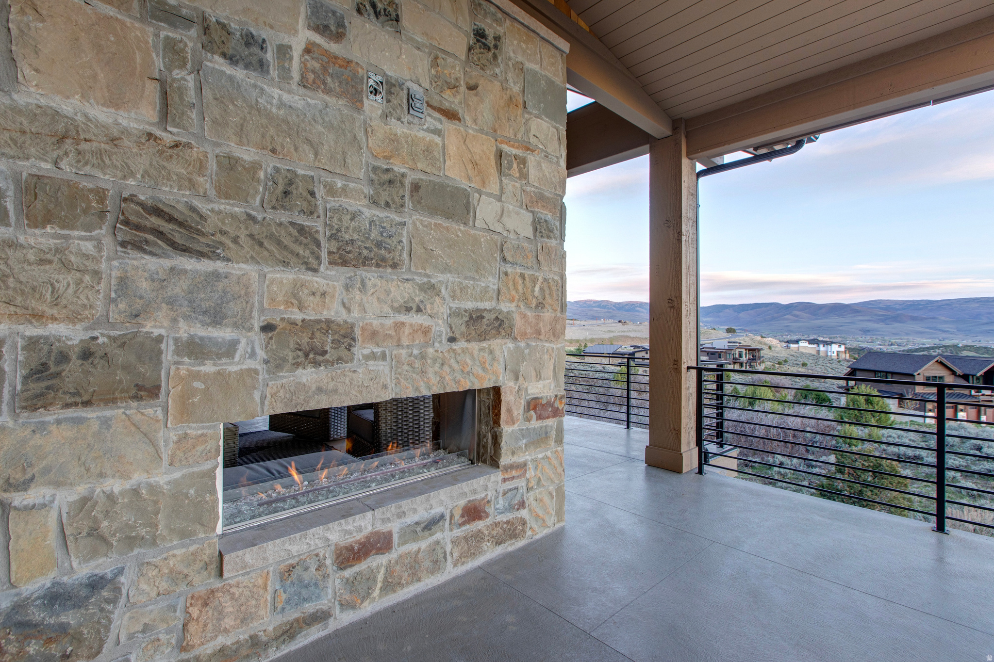 RED LEDGES - Residential